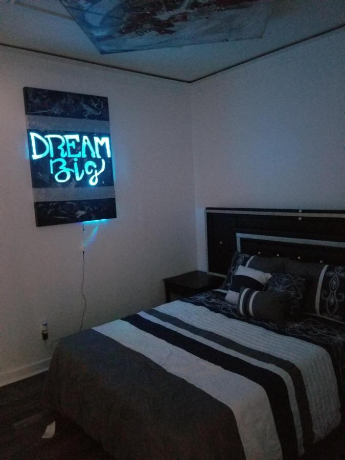Cozy And Unique Getaway Apartment Hamilton Luaran gambar